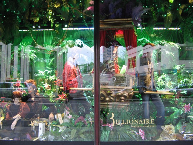 © Renate Egger. Spiegelung/Reflection, 2010.  Harrods, London, UK