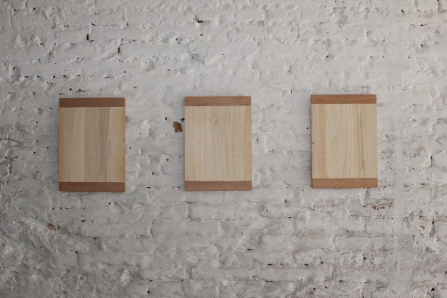 © Renate Egger. Holzplatten/Wooden plates, 1988-1992. Artfarm Pilastro. Pilastro di Bonavigo (VR), Italy, 2012
